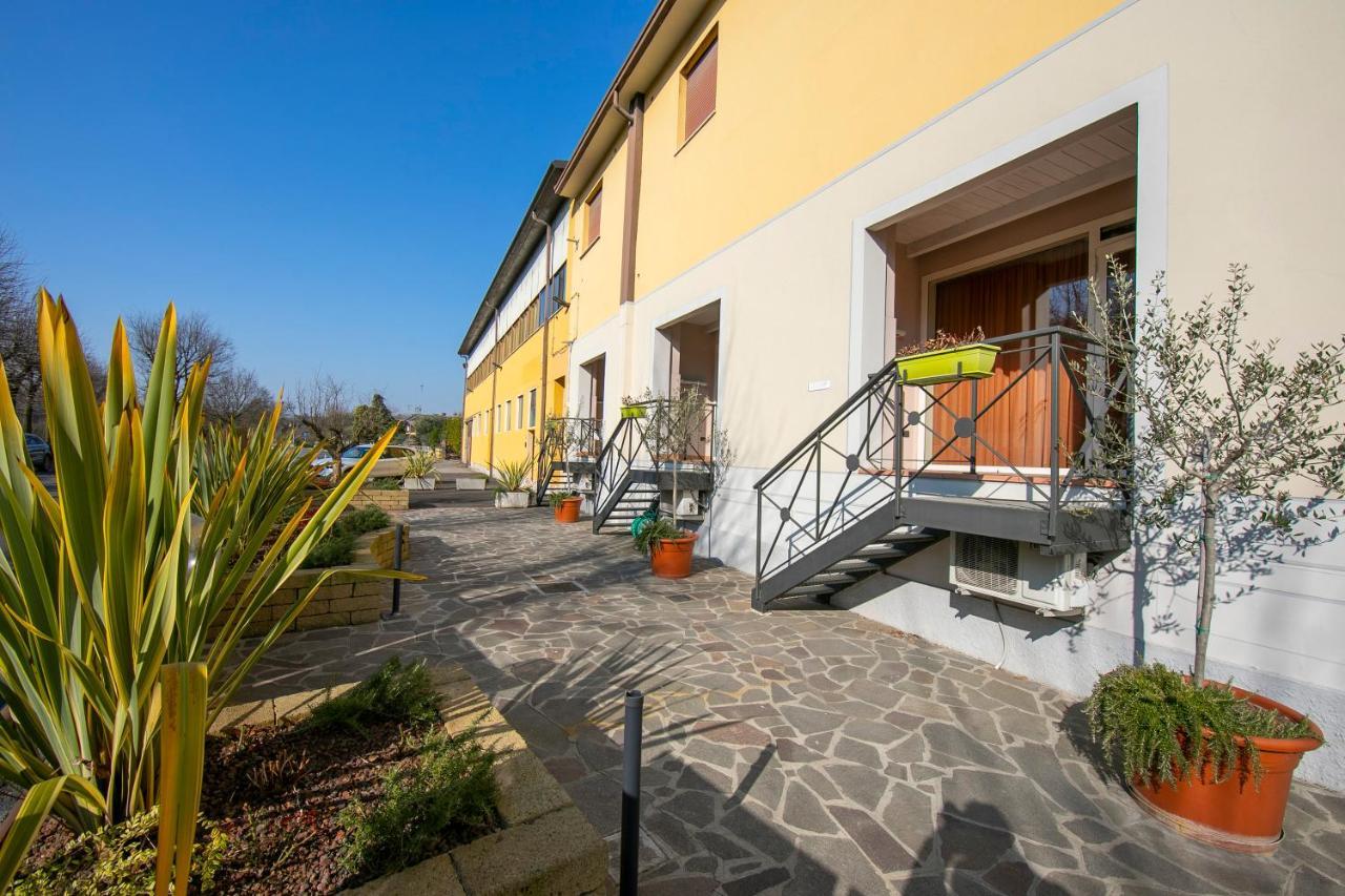 Yellow, Orange And Blue Desenzano Appartamento